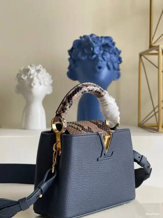 VUITTON LOUIS MINI CAPUCINES 0528